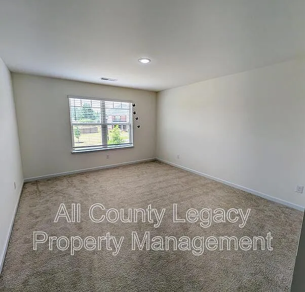 928 Blue Juniper Cir — Photo 8