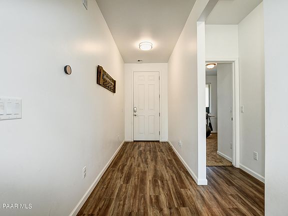 3rd image of 371 Grafton Ct