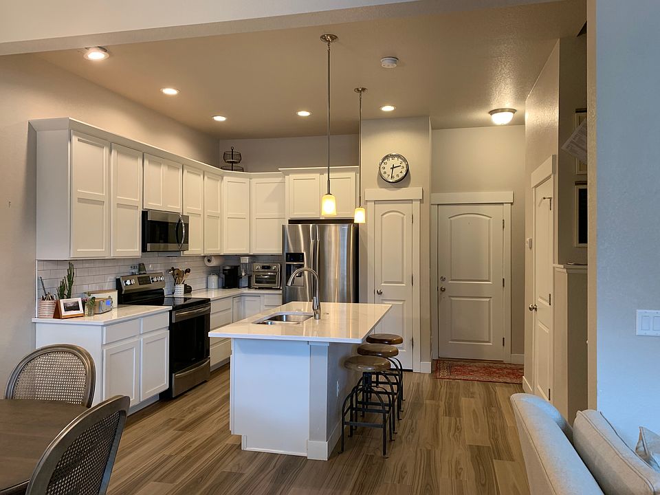 2nd image of 6366 Pumpkin Ridge Dr Unit 4