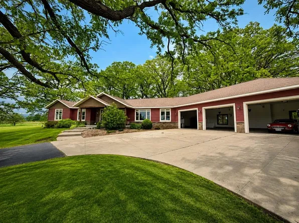 N9193 Pleasant Rd, Randolph, WI 53956