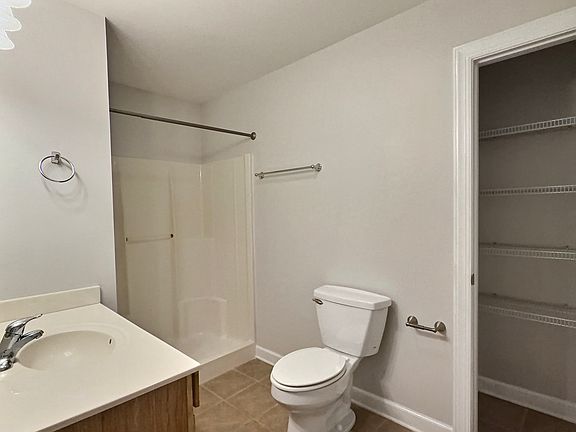 5th image of 144 N Hines St Unit A