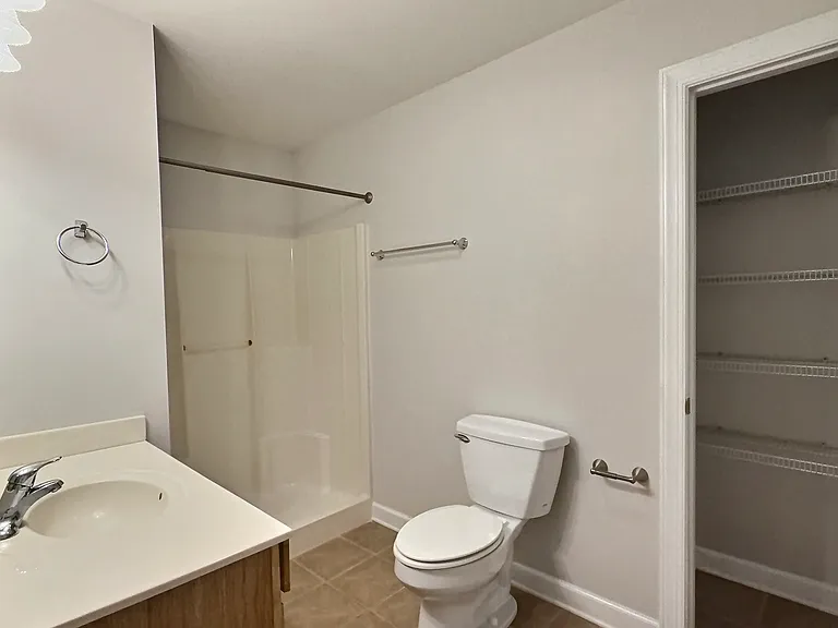144 N Hines St — Photo 5