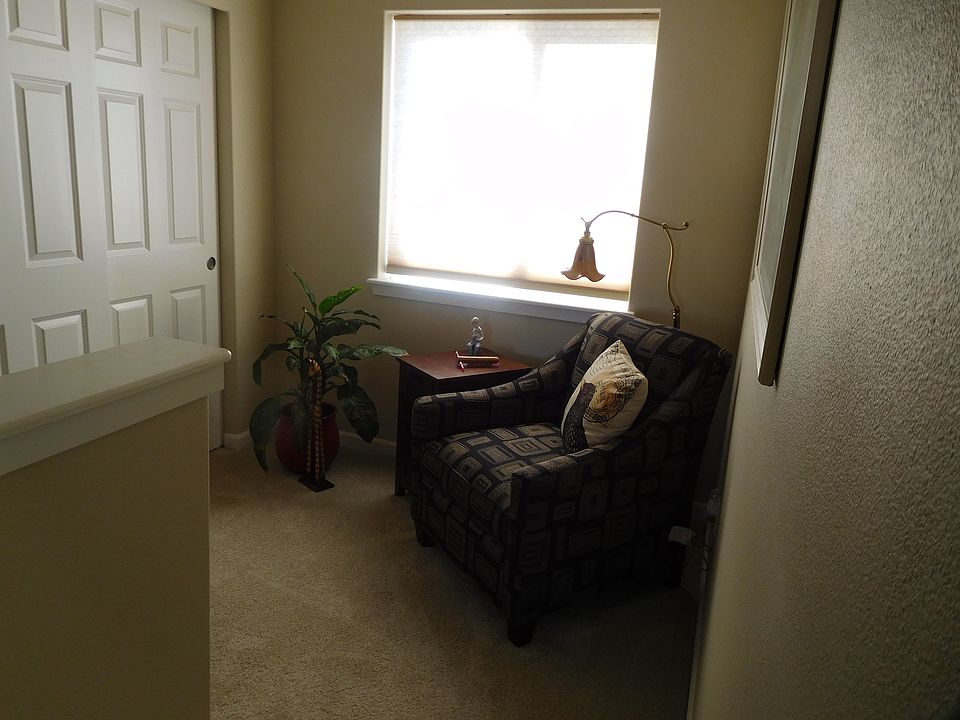 1st image of 4119 Michael Ct NE
