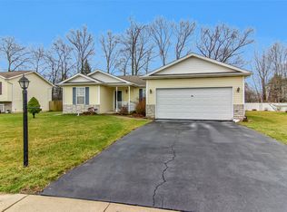 370 Marilyn Rd, Burns Harbor, IN 46304