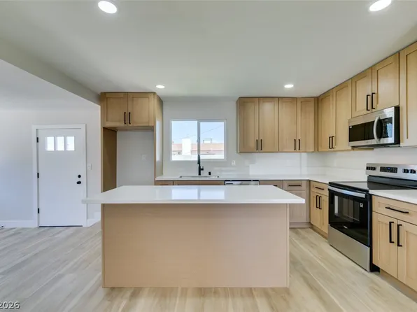 5920 Forrest Hills Ln, Las Vegas, NV 89108