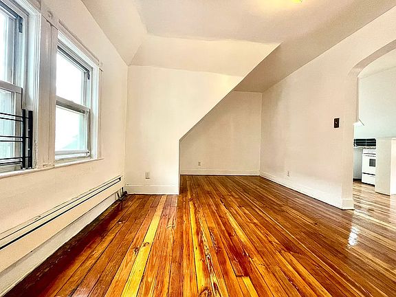 4th image of 408 E 18th St #3