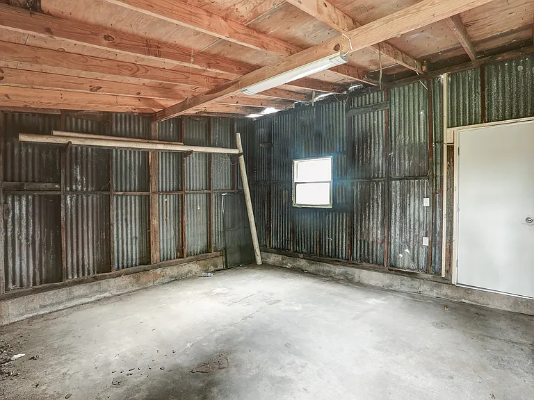 421 Chimborazo Blvd — Photo 25