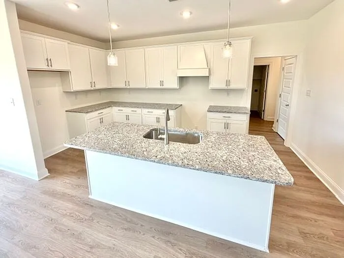 7425 Newbury Dr — Photo 5