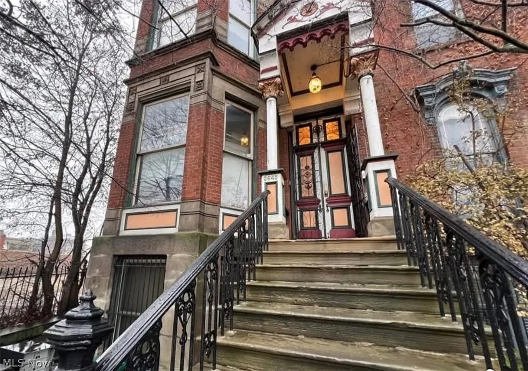 1 bed, 1.0 bath, 900 sqft, $1,100 — Photo 1