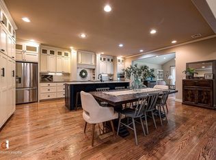 118 SE G Ct, Bentonville, AR 72712