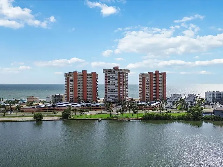 17920 Gulf Blvd #1401 — Photo 10