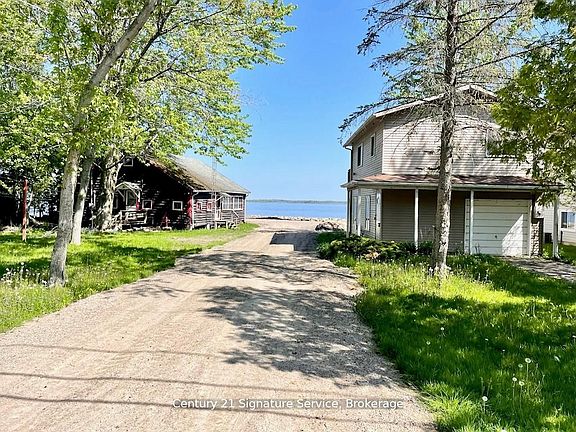 3rd image of 264 Robins Point Rd