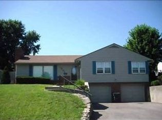 1801 SW 26th St, Topeka, KS 66611