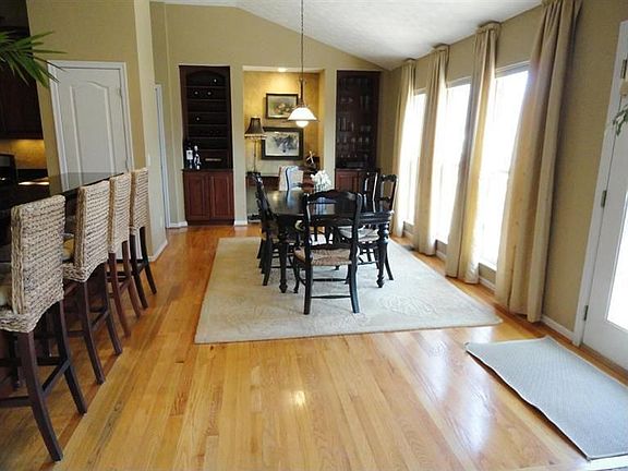 4th image of 7210 Welbeck Dr