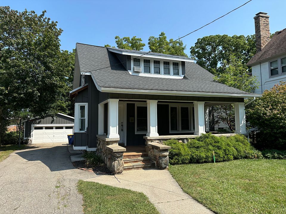 1st image of 2455 Lake Dr SE