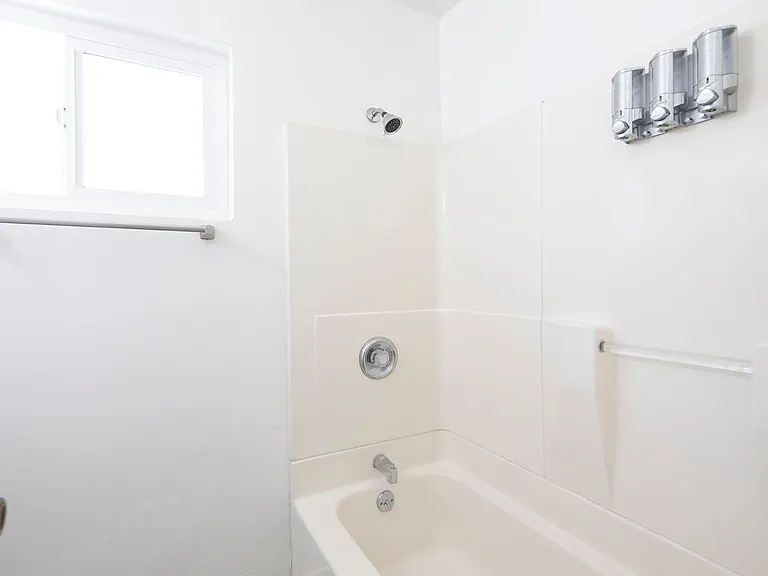 1128 Felspar Street — Photo 12