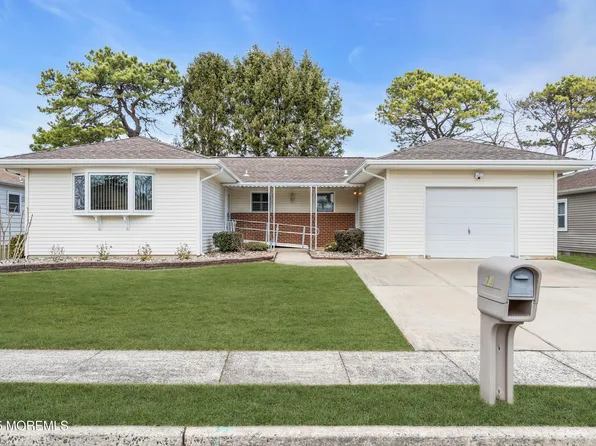 73 Virgin Islands Drive, Toms River, NJ 08757