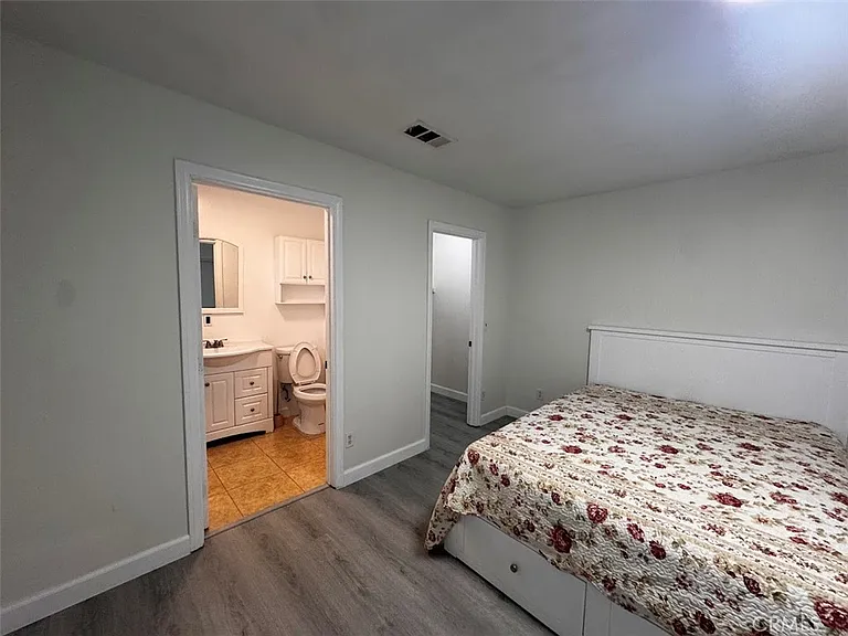 8262 Graves Ave — Photo 6