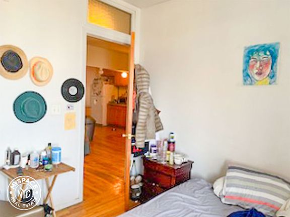 3rd image of 313 Jefferson Ave #4R