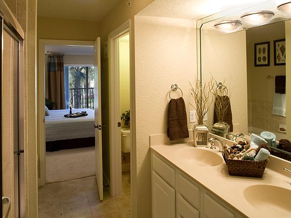 4th image of 105 25th Avenue S #L-32