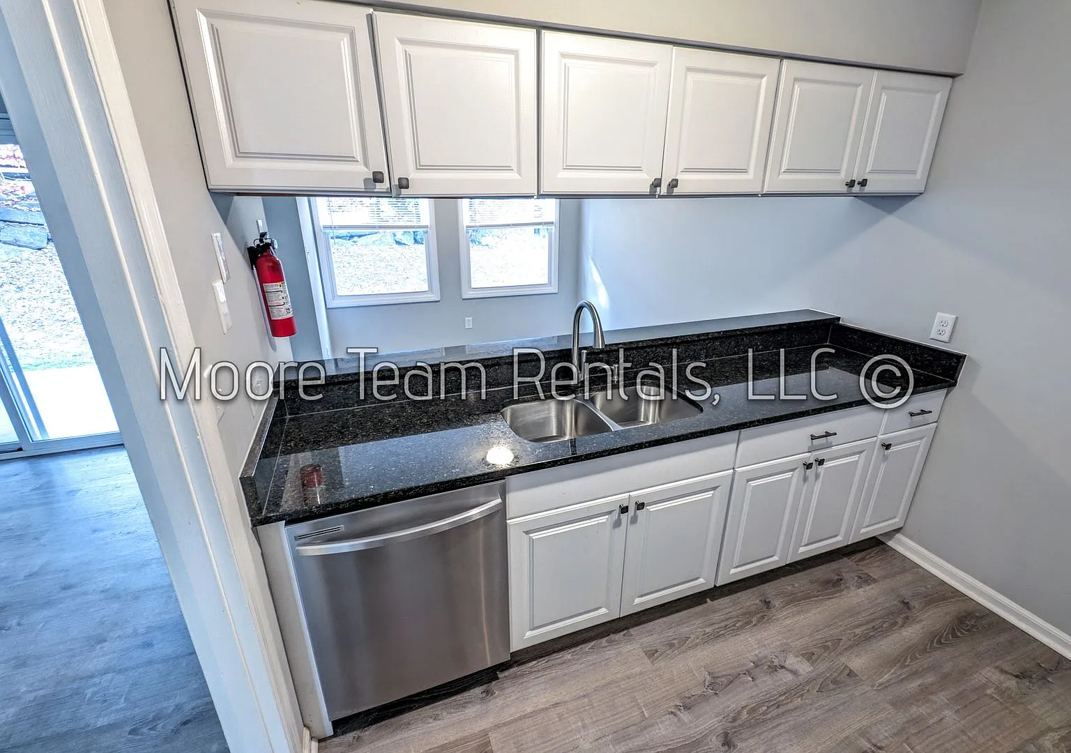 6th Ave W 416 — Photo 4