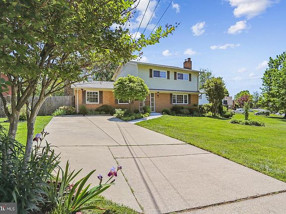 3rd image of 11817 Charen Ln