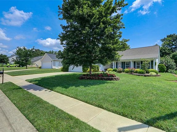 3rd image of 2606 Pepperstone Dr