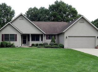 56215 Buffalo Dr, Three Rivers, MI 49093