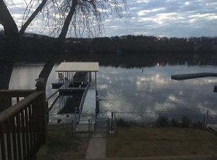 178 Point Supreme Dr, Sunrise Beach, MO 65079