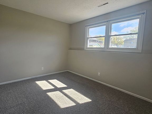5th image of 769 W 61st St APT 769-5