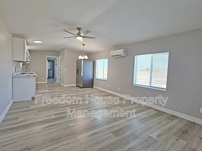 1410 E Manse Rd — Photo 9
