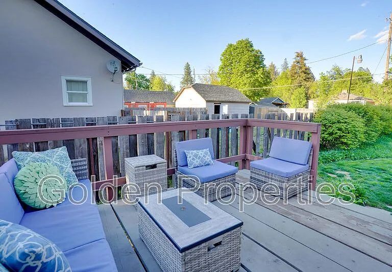 944 N 7th St — Photo 15
