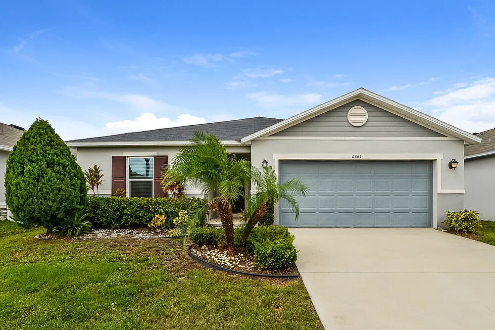 4 bed, 2.0 bath, 1983 sqft, $2,245 — Photo 1