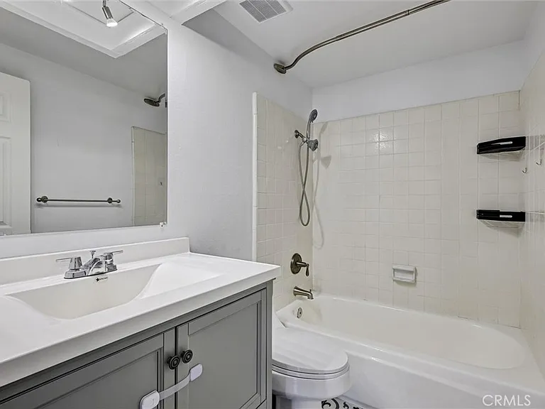 6560 E Camino Vis — Photo 28