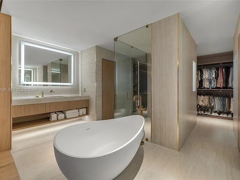 700 NE 24th St #Penthouse 5902 — Photo 28
