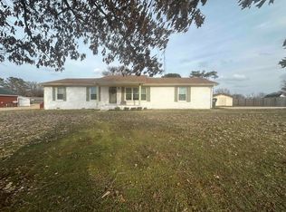 690 Blake Dr, Tuscumbia, AL 35674