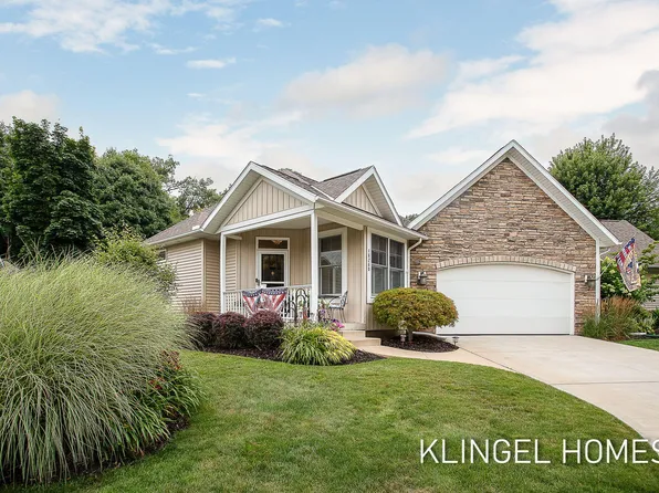 16260 Woodvale Blvd #34, Spring Lake, MI 49456