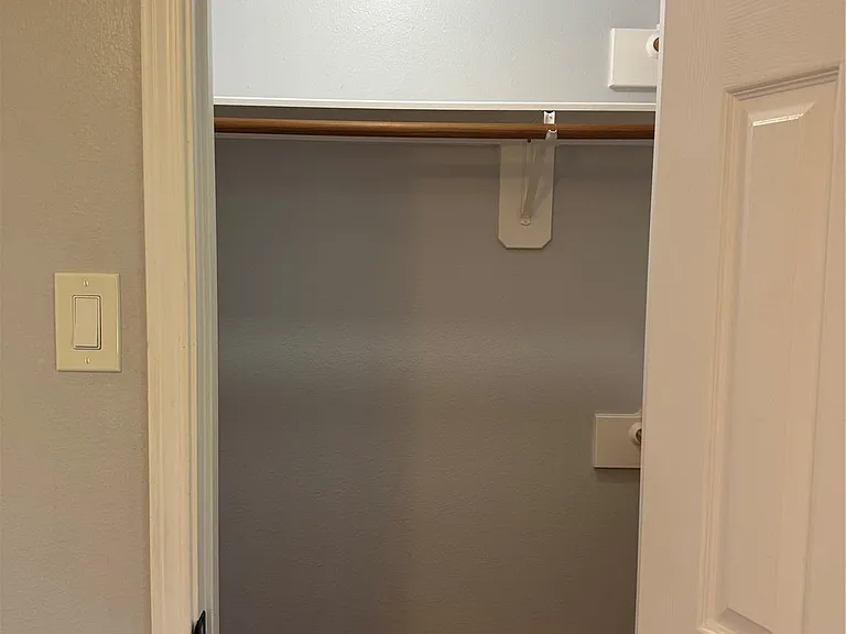 210 Indian Summer Ct — Photo 19