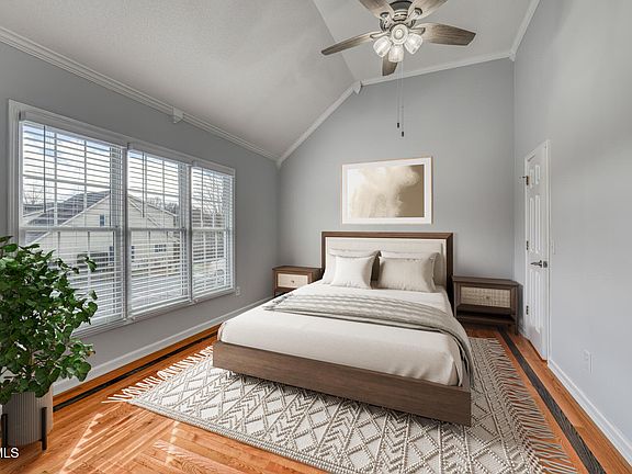 5th image of 105 Rainbow Cir #105