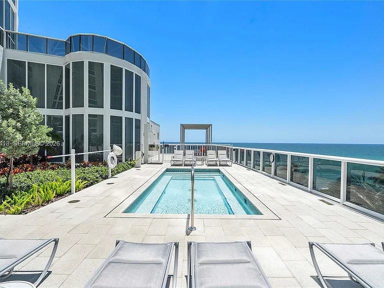 15811 Collins Ave #1205 — Photo 7