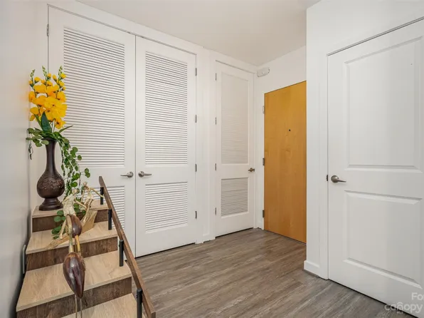 210 Church St #1602, Charlotte, NC 28202