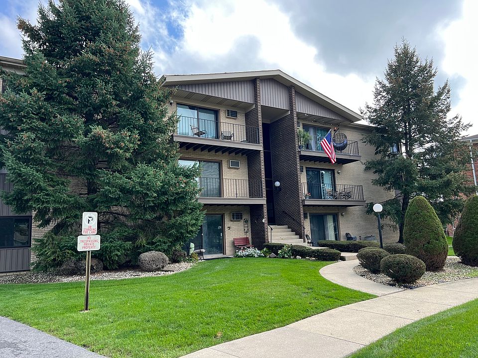 1st image of 12825 Carriage Ln APT 1A