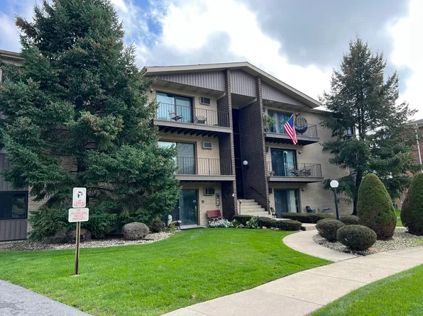 12825 Carriage Ln APT 1A, Crestwood, IL 60418