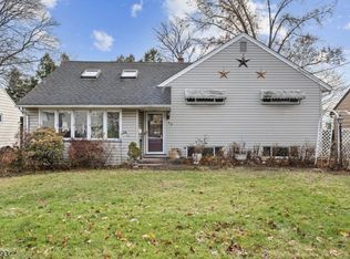 29 Lennon Pl, Clifton City, NJ 07013