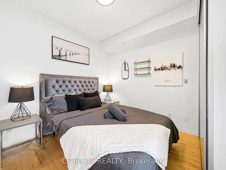 65 Bremner Blvd #4007 — Photo 31