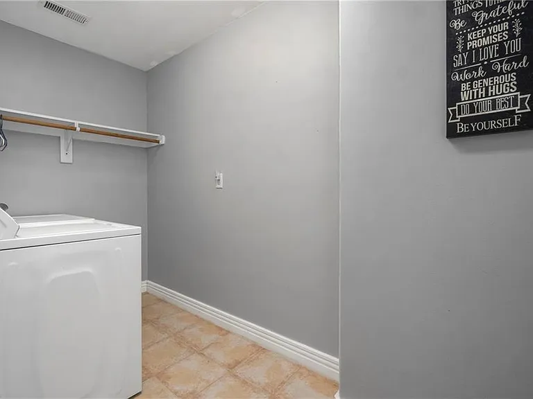 214 Doyle Way — Photo 21