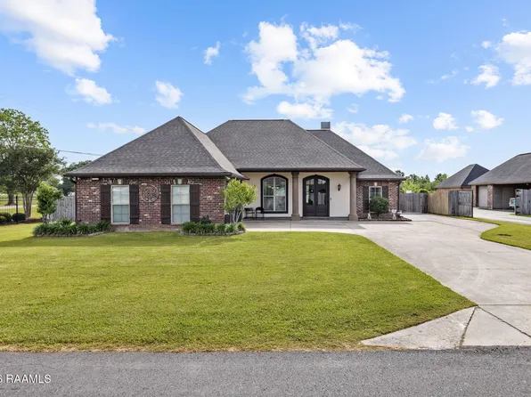 109 Grand Lake Dr, Arnaudville, LA 70512
