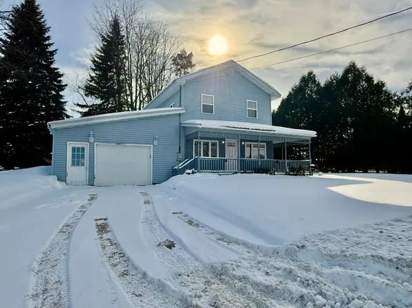 6 Woodward St, Malone, NY 12953