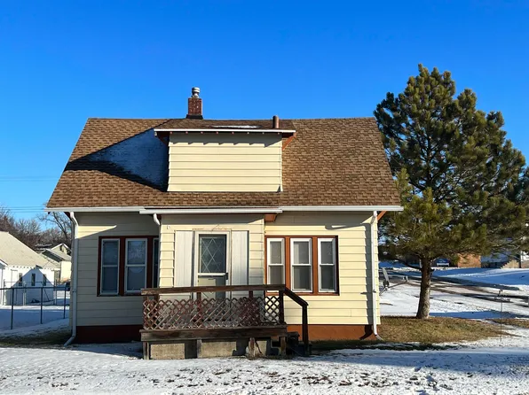 427 2nd St SE, Stanley, ND 58784