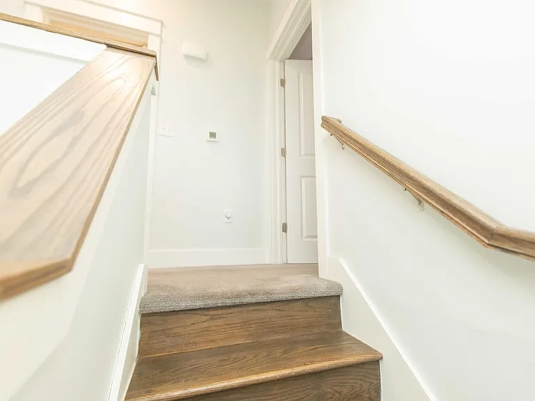 223 N Morton St — Photo 13